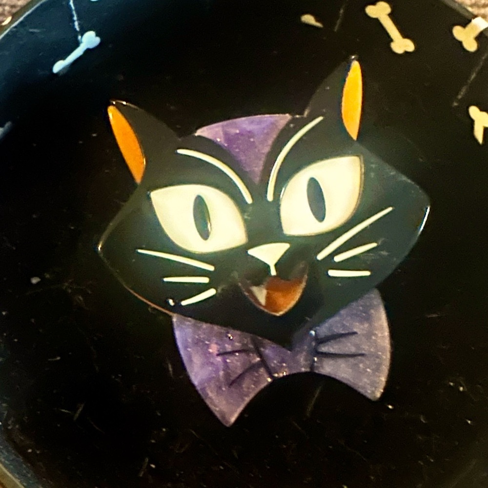 Erstwilder Cat Brooch